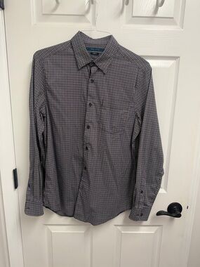Men's Dress Shirt Perry Ellis Button down long sleeve Medium